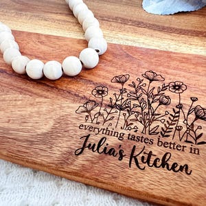 Cutting Board Chop Board handle Engraved Acacia Wood, Mother&#39;s Day gift, Anniversary Gift, custom serving Charcuterie Board, house warming