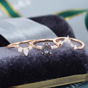 3PCS Pear shaped Alexandrite engagement ring set Rose gold engagement ring Unique curved Marquise cut Moissanite gift for women