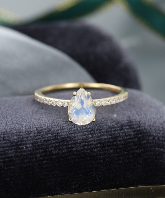Pear shaped moonstone ring deals