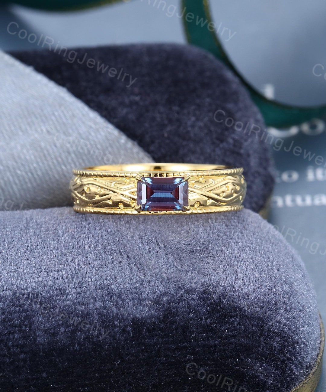 バゲットカットのアレキサンドライト婚約指輪、ソリッド14Kイエロー