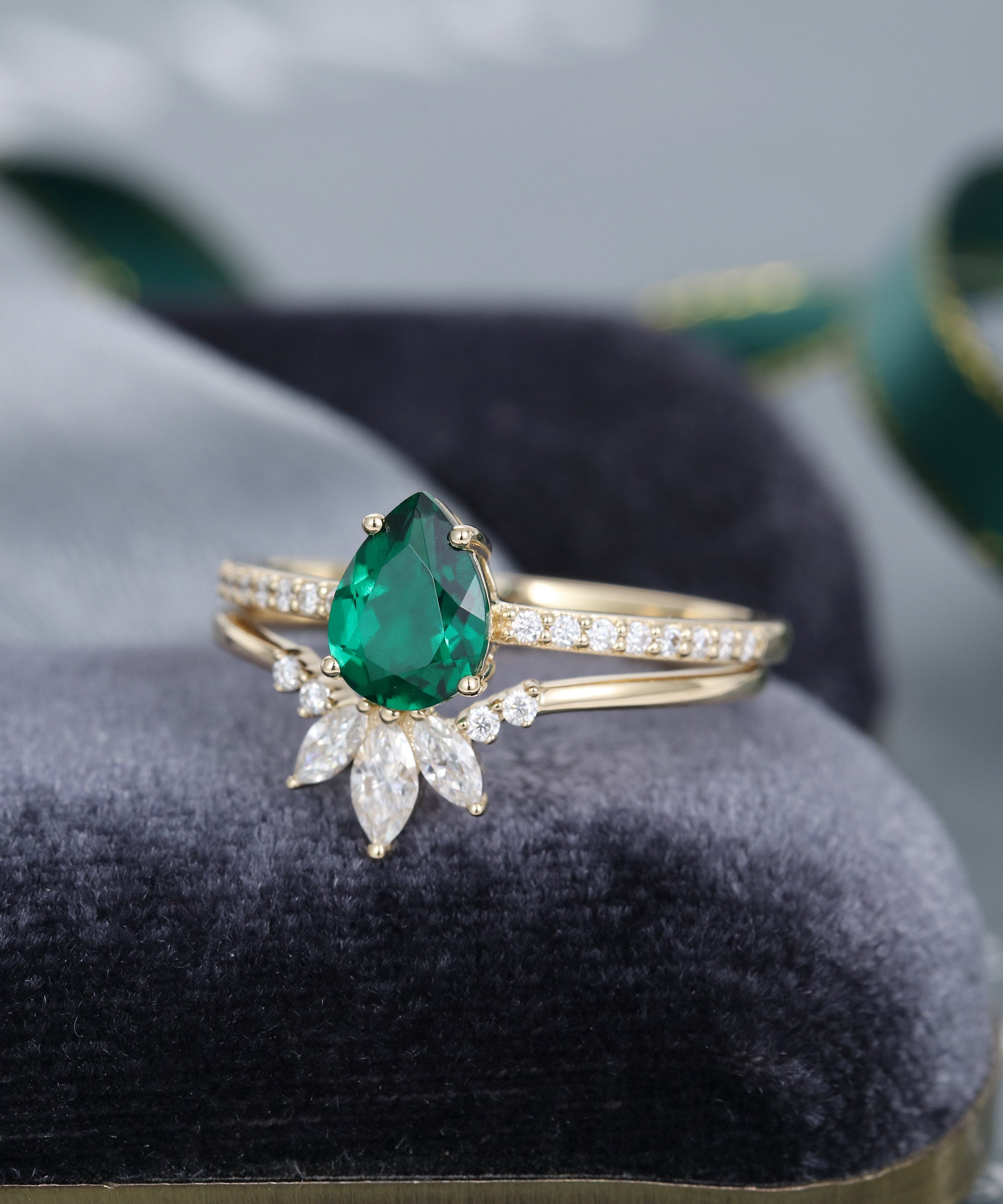 2PCS Pear cut Lab Emerald engagement ring set Yellow Gold | Etsy
