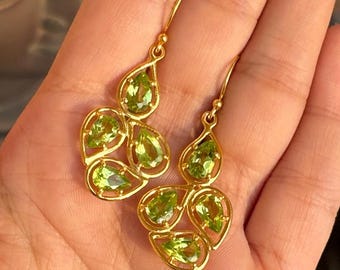 Pendientes de peridoto natural, pendientes colgantes de peridoto, pendientes colgantes, pendientes llamativos, pendientes bohemios hechos a mano para mujer, regalos para ella