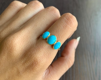 Solid 18k Gold Turquoise Ring, Three Stone Turquoise Ring, Dainty Turquoise Ring, Turquoise Jewelry, December Birthstone, Anniversary Gifts