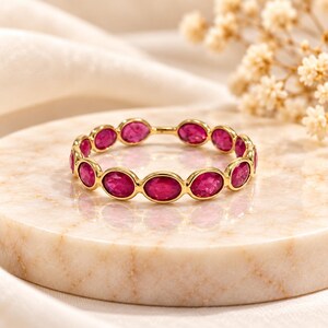 Anello con rubino naturale, fede nuziale impilabile in oro massiccio 18 carati, pietra portafortuna di luglio, anello minimalista con rubino, regalo per lei, regalo di Natale