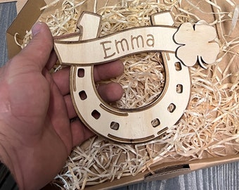 Herradura de madera de álamo personalizada grabada con láser - Perfecta para habitaciones infantiles y ocasiones especiales