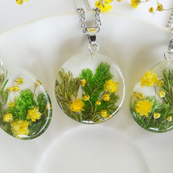 Real flower necklace, Pressed flower necklace, Terrarium necklace, Baby's Breath flower necklace, Gift for her, Girl necklace, Tenerife