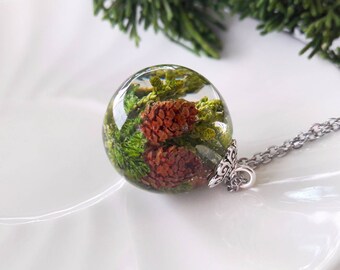 Pinecone Resin Pendant, Necklace Sphere, Real Flower Necklace, Nature accessory, Resin Necklace, Forest necklace, Christmas Necklace