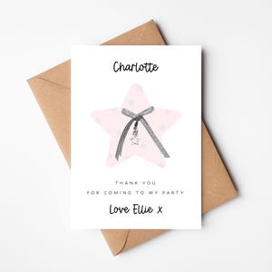 Dije con letra para regalar / Gracias personalizada por venir a mi fiesta de cumpleaños / Regalo de fiesta / Relleno para bolsa de fiesta / Dije con inicial para llavero