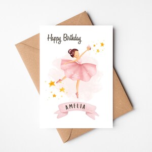 Tarjeta de cumpleaños de ballet personalizada / Niña con tutú rosa, cupcake y vela / Bailarina