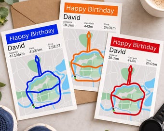 Puede incluir: Tres tarjetas de felicitación rectangulares con un mensaje de Happy Birthday para David. Cada tarjeta muestra un mapa de ruta GPS con forma de pastel de cumpleaños con una vela. Las tarjetas indican distancia y tiempo.