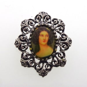Astri Holthe - broche vintage en étain - série nostalgique - portrait de femme - 37 x 32 mm