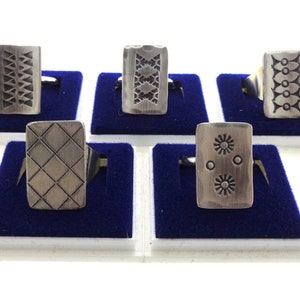 Anneaux en étain fabriqués à la main par Jyde Kunst 20 x 14 mm, Danemark Années 1960