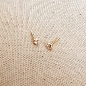 18k Gold Filled 2mm Cubic Zircônia Stud Earrings