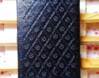 No.13【Moda in Pelle】1971, June , 洋書 大判雑誌 Medieval Journal, Old Style Pages Journal, Large Embossed