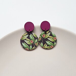 Orecchini fatti a mano con foglie di rambutan, gioielli illustrati in legno e carta, accessori per festival, orecchini alla moda botanica, regali unici per lei