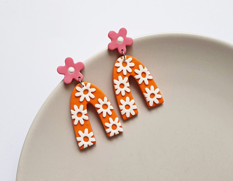 Handmade orange floral arch clay earrings, retro jewelry, indie aesthetic festival accessories, fashion jewellery, unique gifts for her image 1