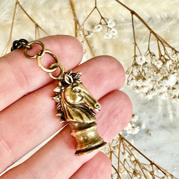 Brass Chess Knight Figurine Keychain, Brass Horse Head Pendant, Fashionable Car Keyring, Chess-mat player gift