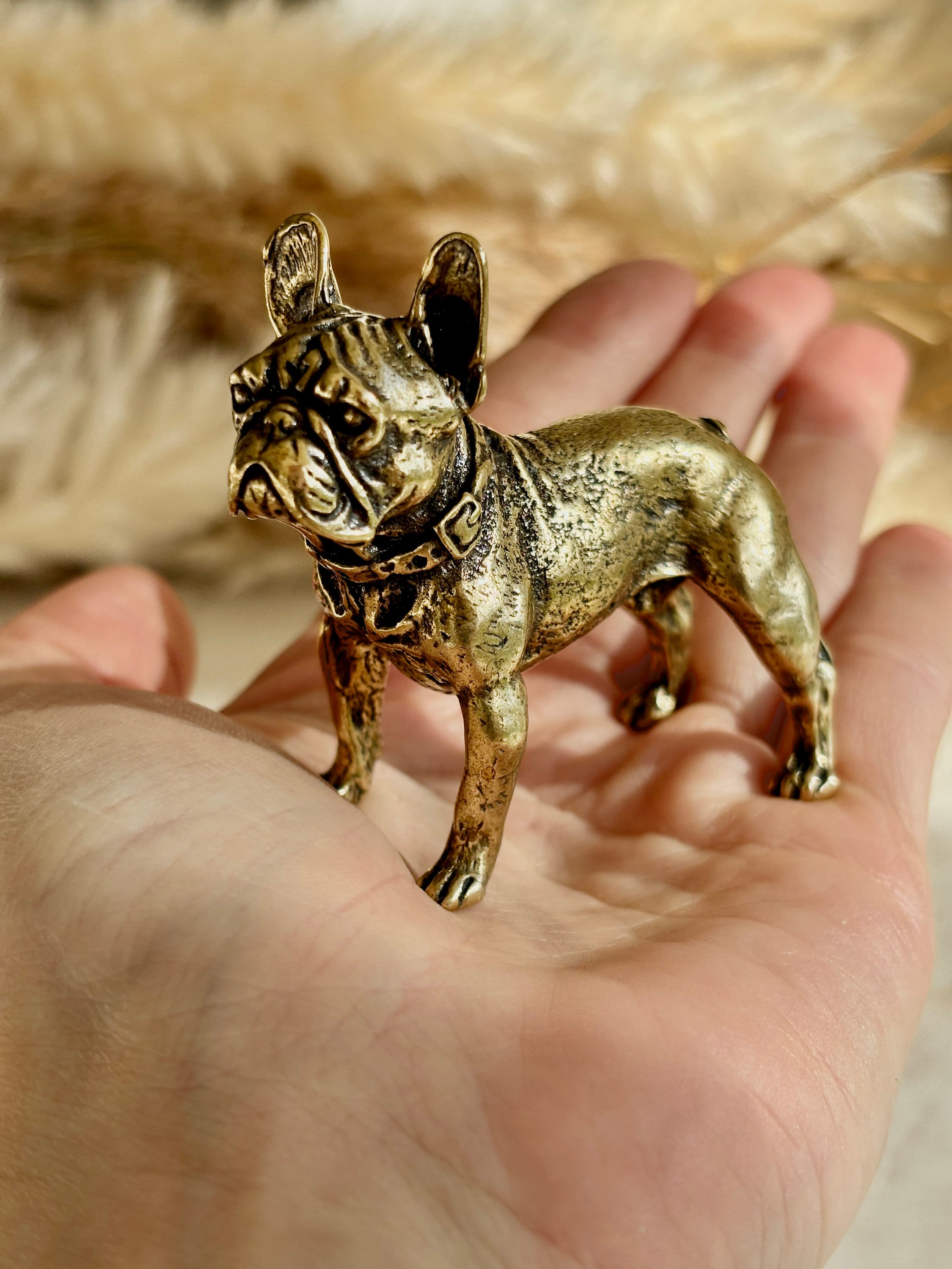 Deko Hund Figur englische Bulldogge gold günstig kaufen