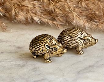 Hedgehog family miniature, solid brass hedgehogs figurines, Forest animal, Fine craftsmanship, Little hedgehogs siblings