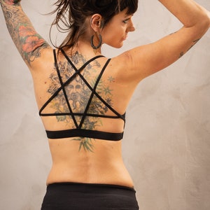 Pentagramme yoga haut de sport vêtements de sport gothiques avec motif de ficelle dans le dos Pilates Festival vêtements cool été haut pour femmes sorcière cosplay image 4