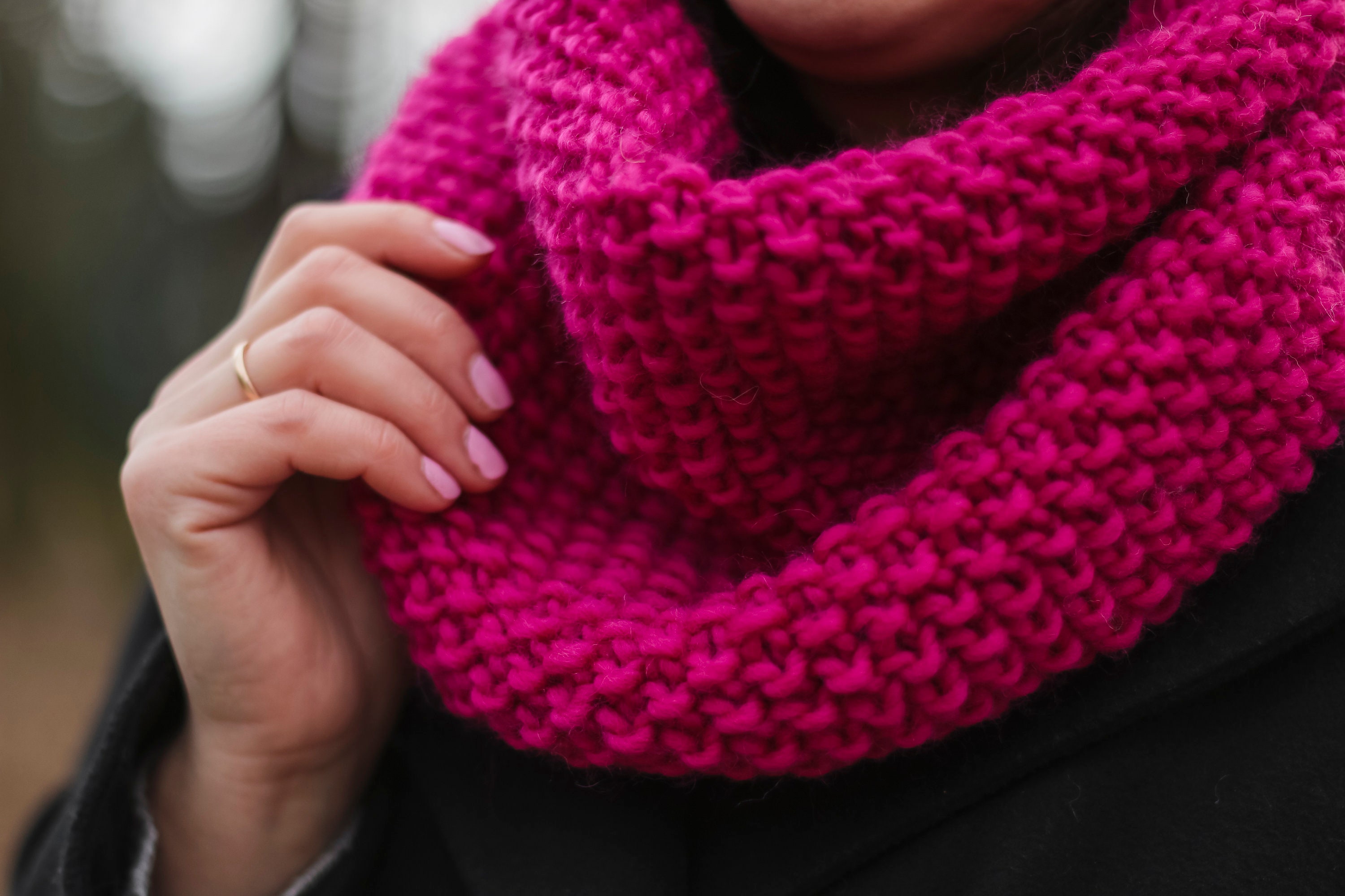 Grosse echarpe femme rose fluo et bleu fluo laine 100% acrylique tricot  fait main : accessoires-autres-accessoires par chouquette