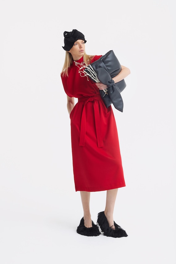Stylish Straight Dress With Belt Red / Minimalist Midi Belted Dress / Sleeveless Straight Cut Dress / Elegant Red Work Dress