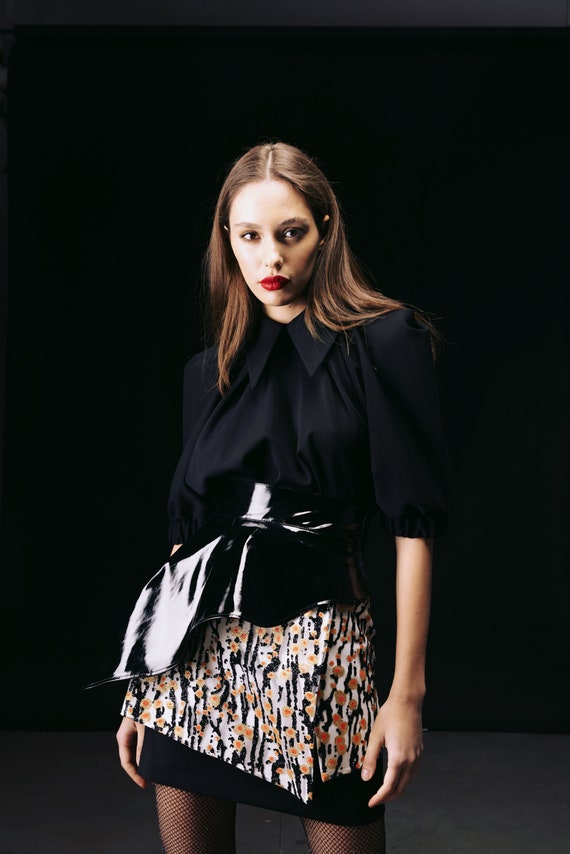 Lacquered Asymmetric Basque Belt Black / Designer Patent  display picture 1