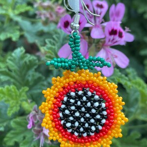 Handgemachte Perle Orange Daisy Ohrringe Baumeln Tropfen