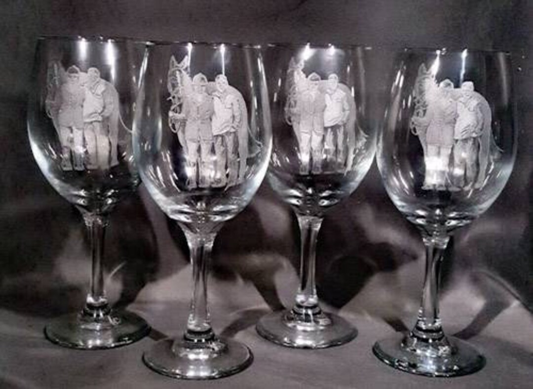 Bespoke Hand Engraved Wine Glasses. Personalised Wine Glasses,bespoke