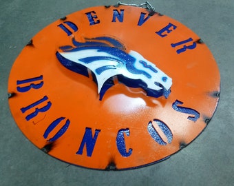 Denver Broncos Zeichen | Broncos Dekor | Metall-Zeichen | Mann Höhle Zeichen | Wand-Dekor | Vatertags-Geschenk-Idee | Wandbehänge | Benutzerdefinierte Zeichen | Geschenk