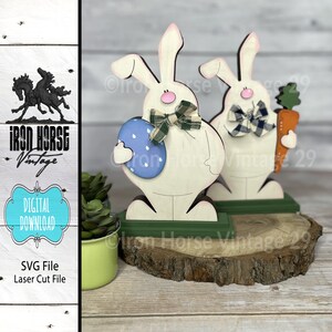 Garde d'étagères lapin potelé avec carottes ou oeuf, décoration d'intérieur de style campagnard, décoration de Pâques, coupe et assemblage rapides, PAS un article physique