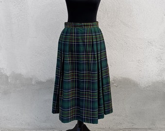 Woman kilt skirt, plaid skirt vintage