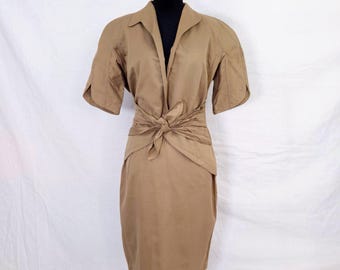 Traje marrón de Thierry Mugler con chaqueta de manga corta, traje primavera verano, Mugler Active