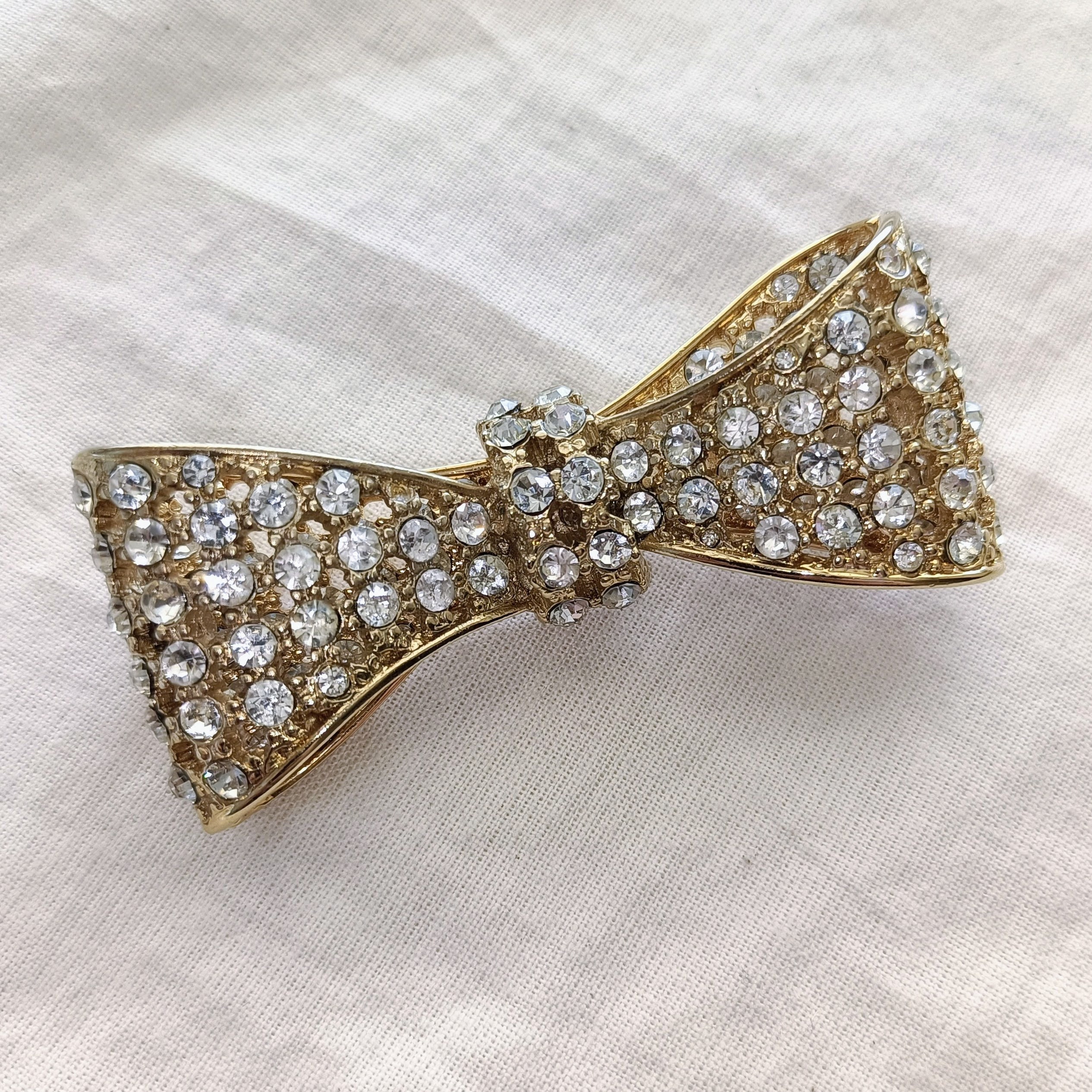 お得なセール情報 Vogue Bijoux Ribbon Vintage Brooch - Etsy アクセサリー