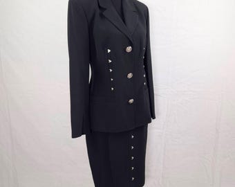 Traje Versace de los años 90 con tachuelas metálicas, Versace Jeans Couture prêt-à-porter 1995