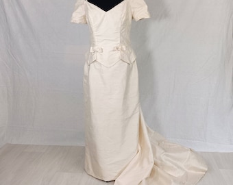 Wedding dress vintage in silk