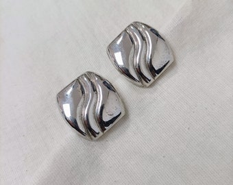 Clip-on earrings made in silvered metal, vintage earrings 60s