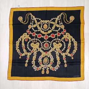 Must de Cartier vintage scarf representing Patiala necklace by Cartier