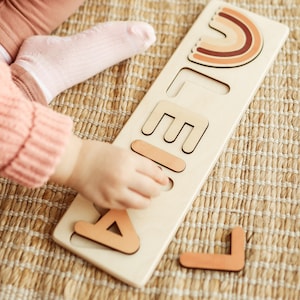 Baby Namen Puzzle, personalisiertes Geschenk für Baby, Kinder Montessori Spielzeug, Holzspielzeug für Kleinkinder, 1