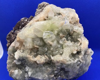 Museum quality India Zeolite white & green apophylite peach stilbite black chacedony brown Heulandite 985 g