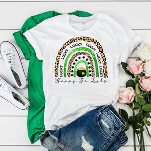 St Patrick&#39;s Day T-shirt: Lucky Shamrock Rainbow Tee