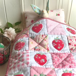 Strawberry Doll Quilt Pattern