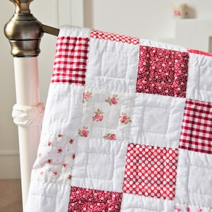 Red & White Checkerboard Quilt Pattern