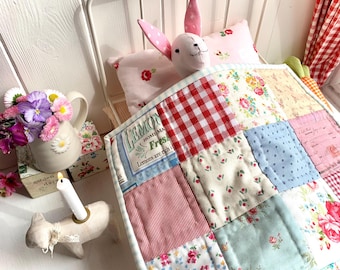 Modello facile per trapunta e cuscino per bambola patchwork