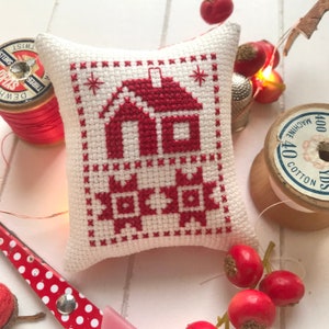 Little Houses Pincushions Pattern