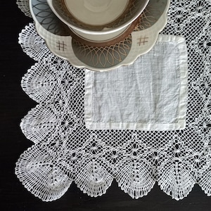 1920s French Bobbin Lace Doily: White Linen Shabby Chic Table Mat
