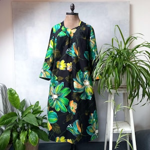 1960s handmade floral trapeze dress, vintage crimplene midi dress, garden party cocktail outfit, boho hippie 70s style, one of a kind