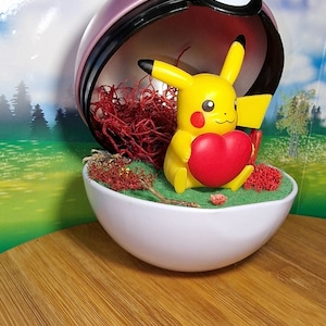 Diorama Pokéball Pikachu Saint Valentin Mignon