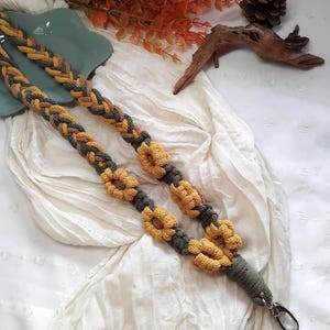 Blumen farbige Makramee Lanyard, Makramee Boho Umhängeband, Handy Boho Halter, Daisy Handyhülle, Handy Lanyard, Kameragurt