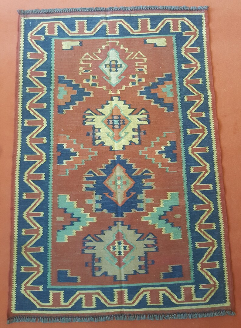 vintage turkish kilim size is in feet 4.8 x 3.2